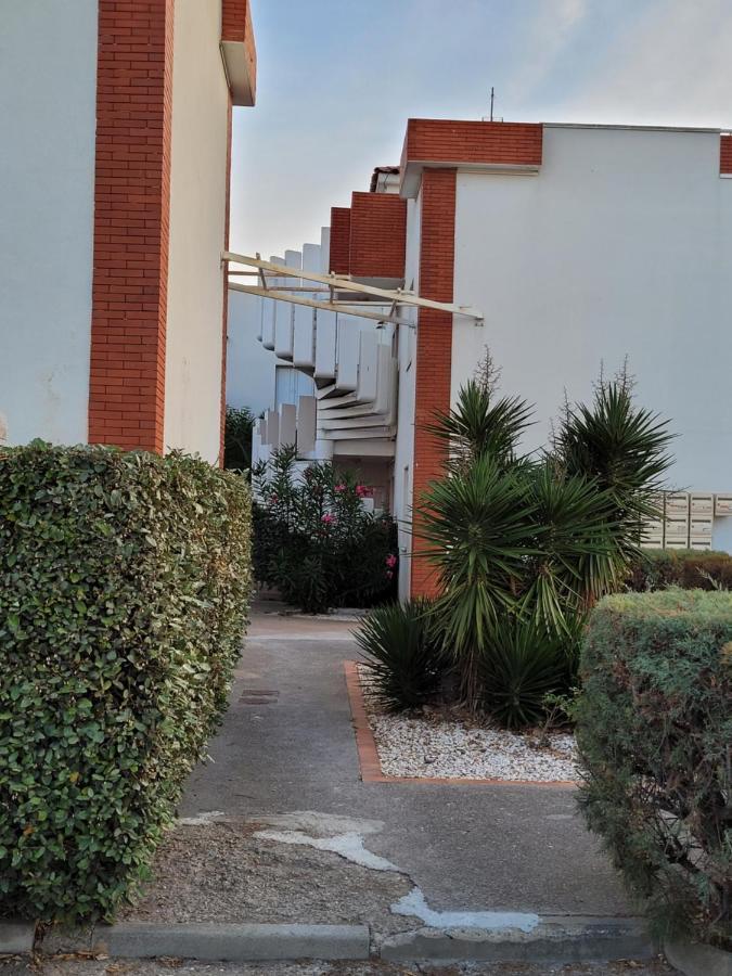 Tahiti Beach, T2 A La Mer, Piscine, Terrasse Et Parking Frontignan Exteriör bild