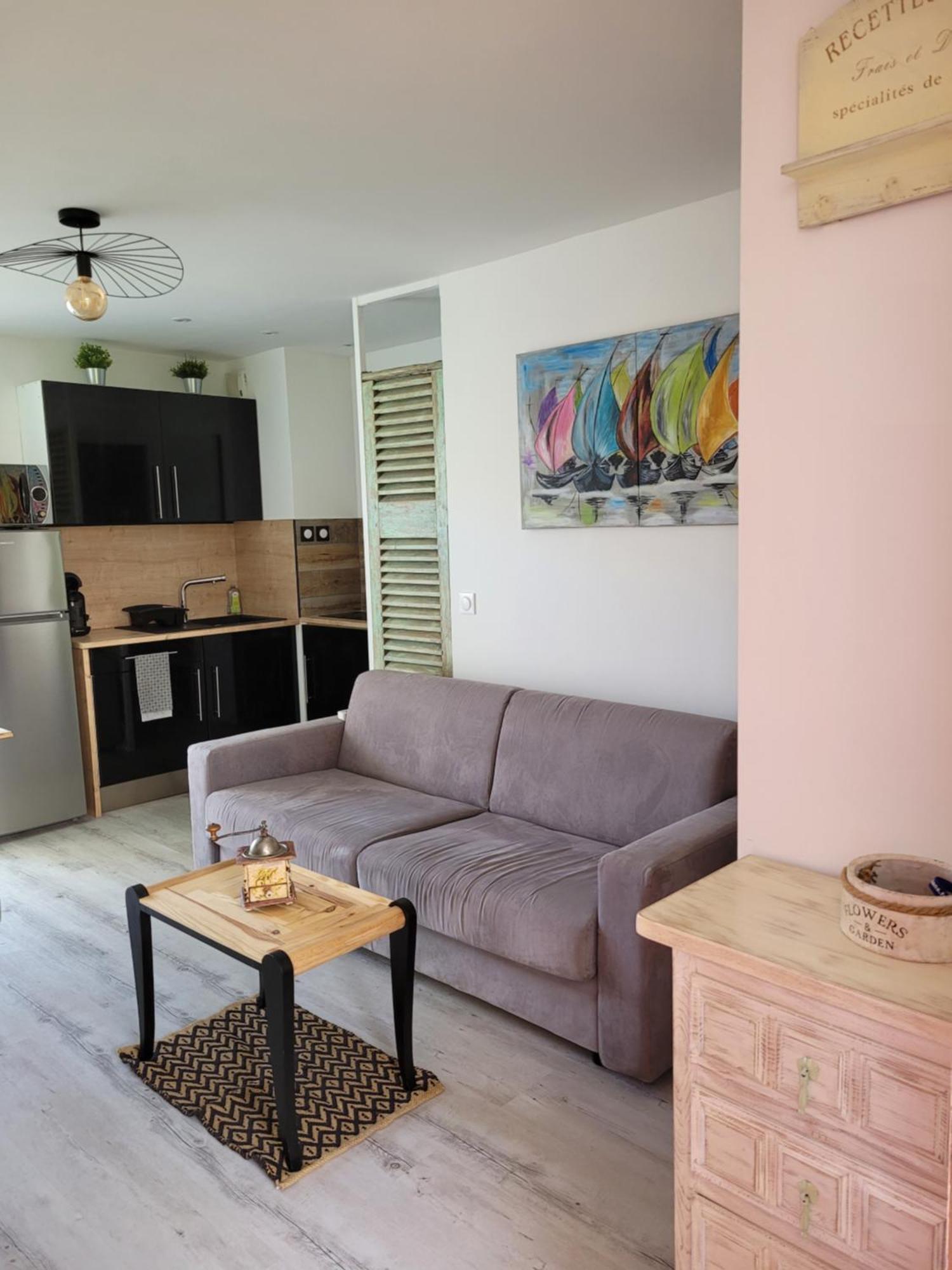 Tahiti Beach, T2 A La Mer, Piscine, Terrasse Et Parking Frontignan Exteriör bild